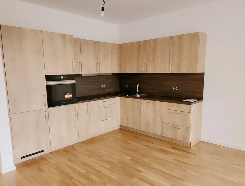 Neuvermietung mit EBK und Balkon: freundliche 3-Zimmer-Wohnung in Berlin